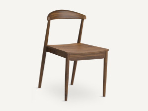 Деревянный стул с открытой спинкой