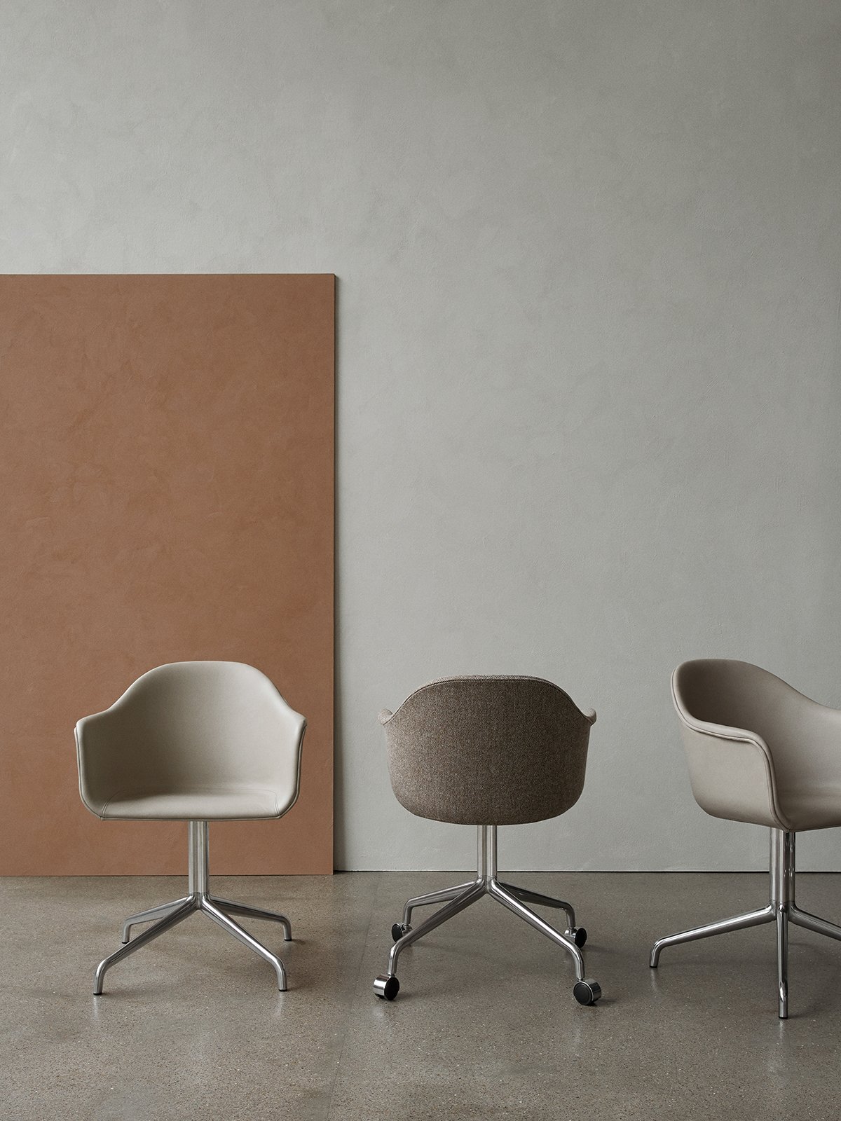 9371004-020301ZZ MENU Обеденный стул Harbour, хромированная основа со звездой, обитый Полированная алюминиевая звездочка с шарнирным соединением  - Вид №5