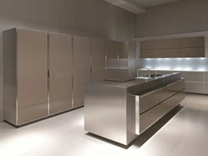 Strato Cucine Кухня с глянцевым лакированным островком серо-голубого цвета 20.10