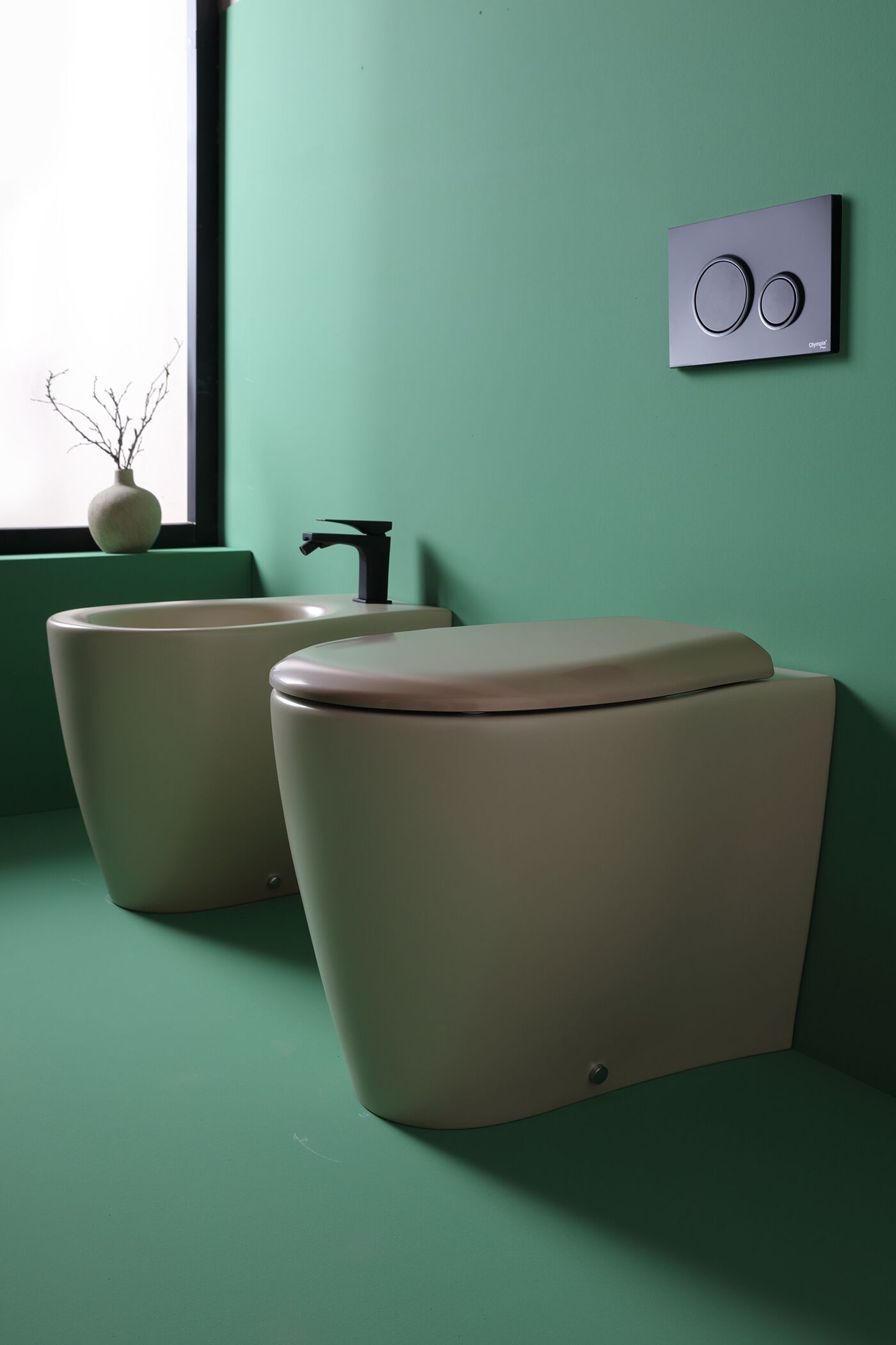 Туалет в оконном шкафу без бриды на полу Olympia Ceramica FORMOSA ARCH-00134551 - Вид №1