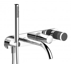 S020SB+R021A  Встраиваемый смеситель для ваннывылет 15 см без ручек переключатель на 2 потока с поворотной кнопкой ручная лейка FIT шланговое подсоединение с держателем для ручной лейки гибкий шланг 150 см ПВХ впуски 1/2'' ручки заказываются отдельно, см.