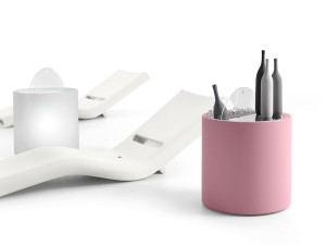 Полиэтиленовый садовый журнальный столик с держателем льда