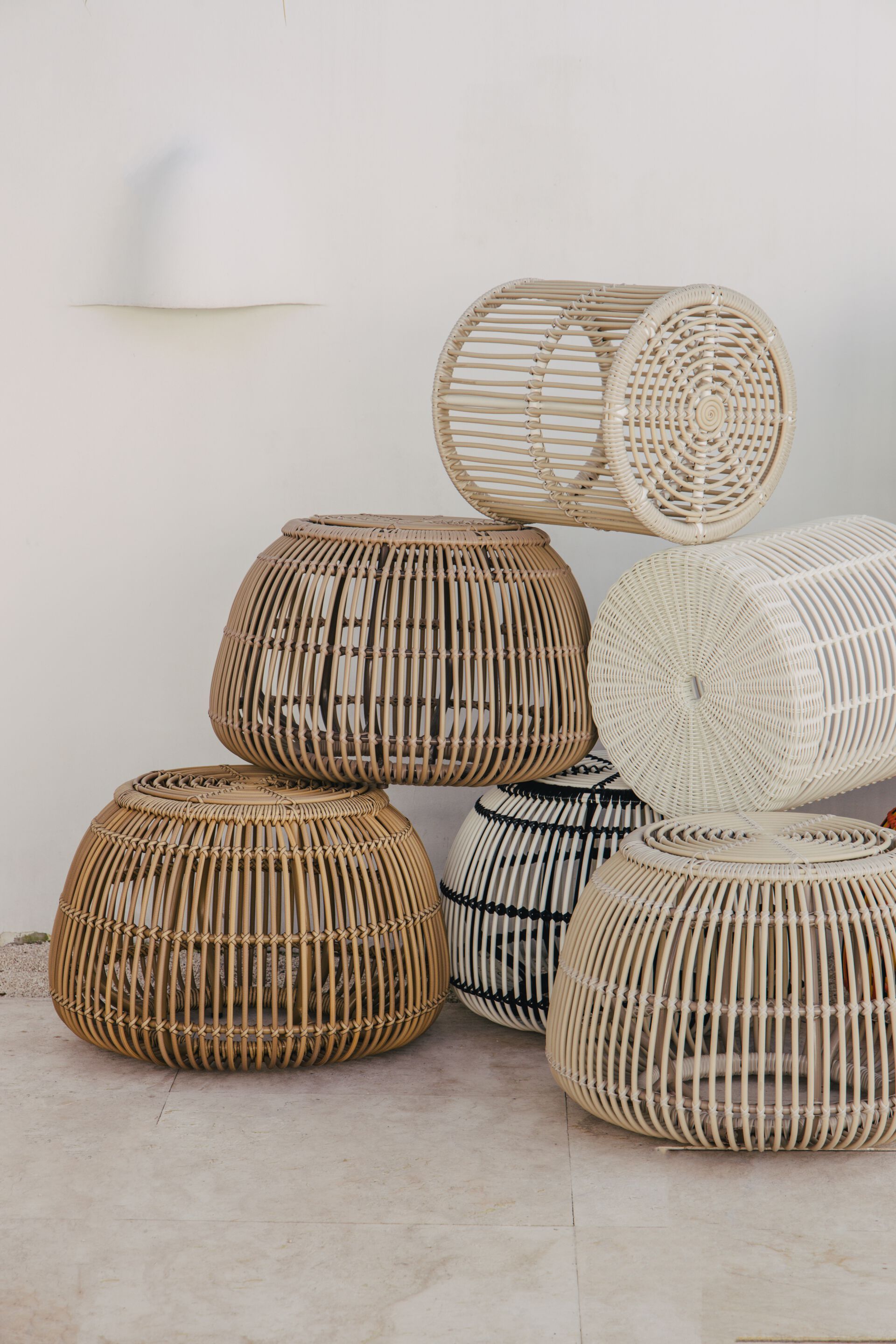 Круглый журнальный столик из синтетического волокна cbdesign Bizarre ARCH-00079104 - Вид №11