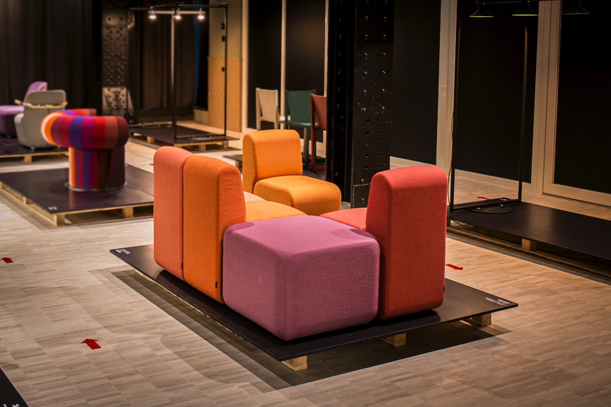 Квадратный пуф из ткани Bla Station ARCH-00129486 - Вид №15