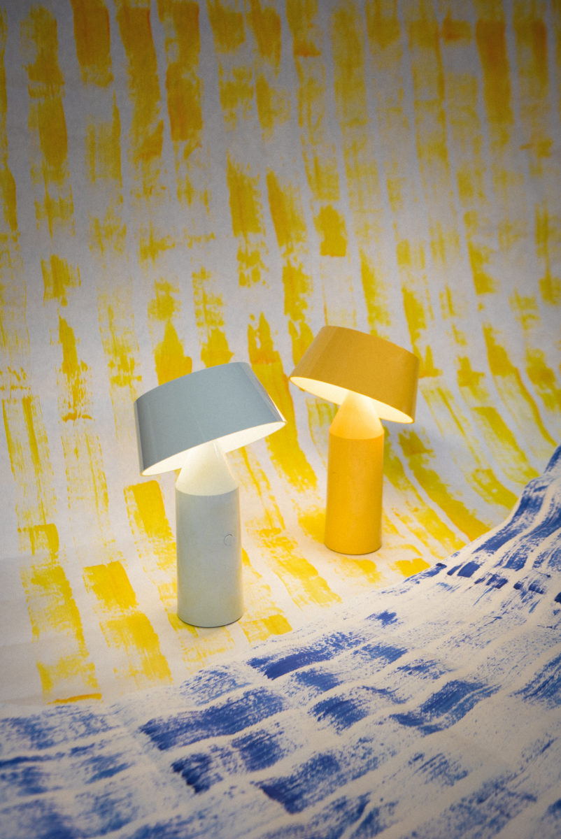 076338 Настольная лампа голубая Marset Bicoca 