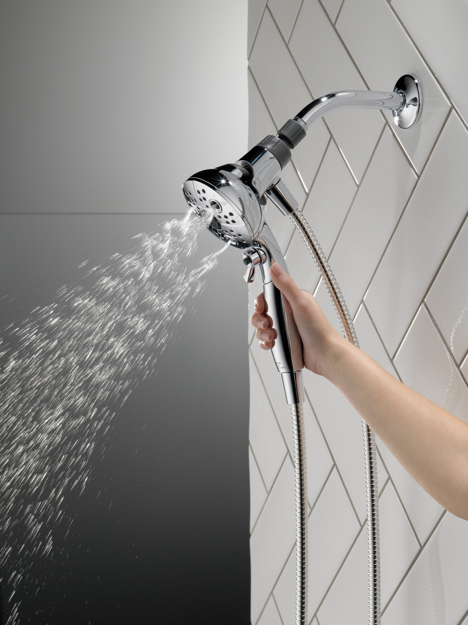 75507 Ручной душ SureDock ™ с 5 настройками Delta Faucet DELTA Хром - Вид №6