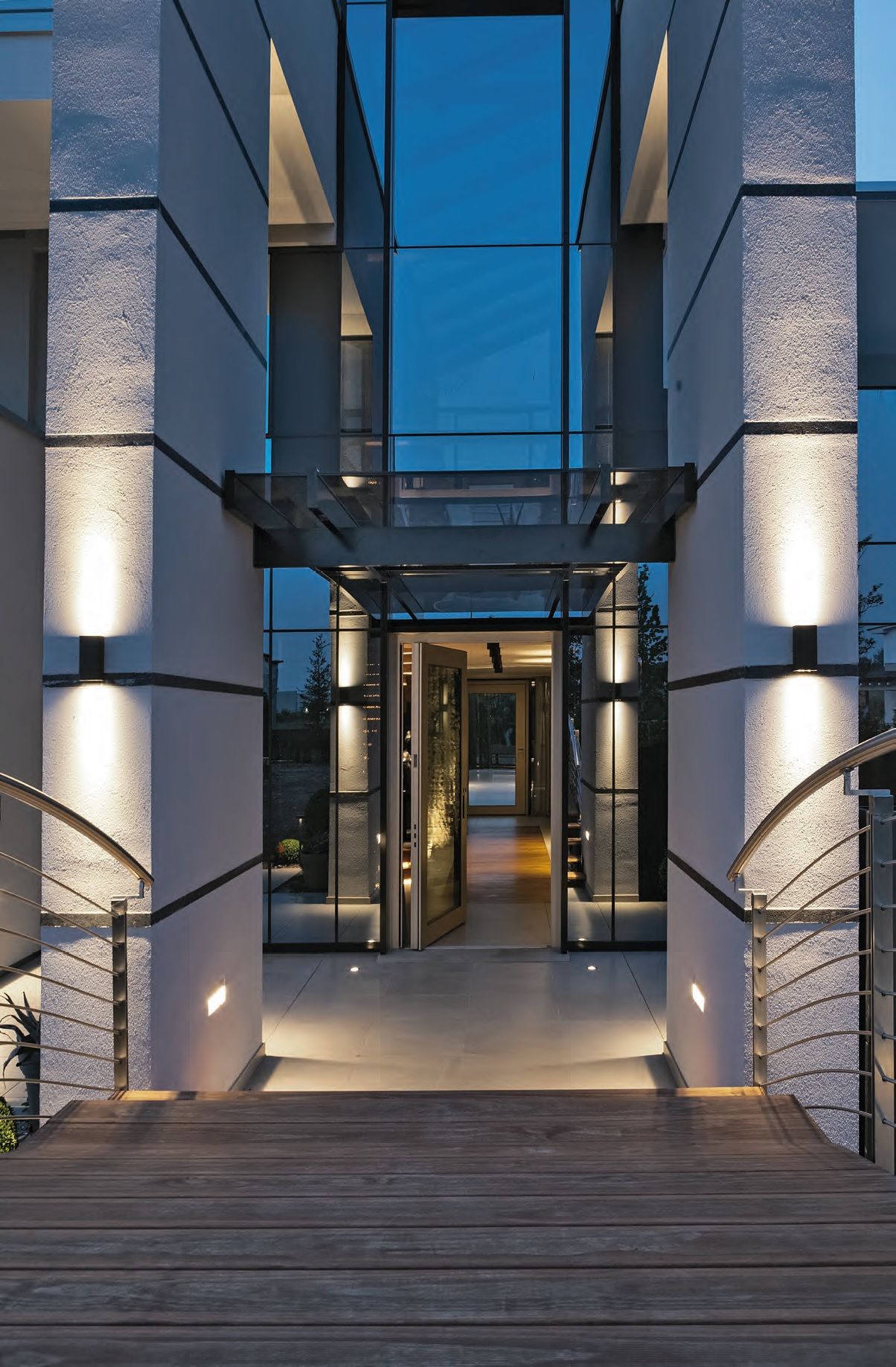 Алюминиевая и стеклянная бронированная входная дверь Oikos Nova ARCH-00075446 - Вид №5