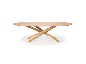 Овальный журнальный столик из дуба