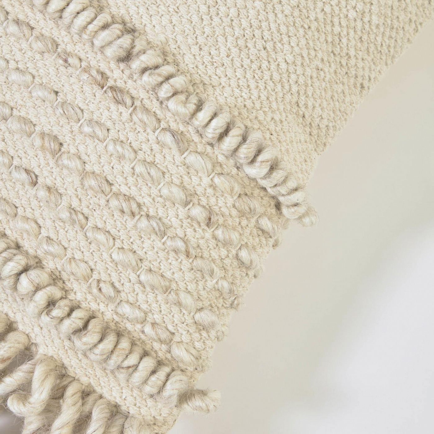 108482 Наволочка из хлопка и шерсти белого цвета 30 x 50 см La Forma Marcie 