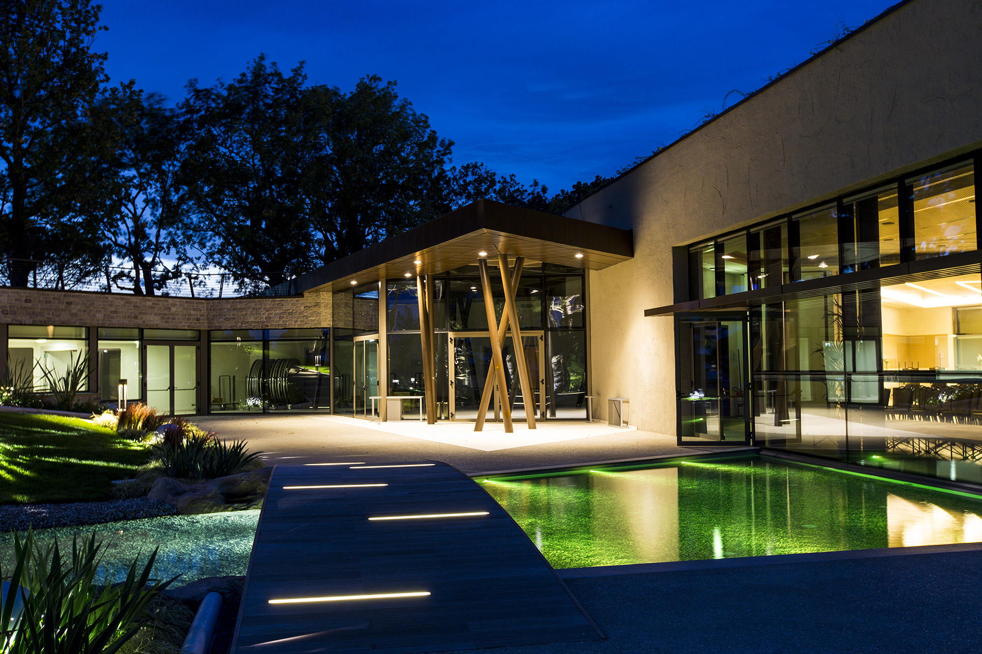 8398608 Встраиваемый в пешеходный пол Platek MINI CORNICHE Incasso   MINI CORNICHE 1200 mm - 32 LED RGBW 47°  - Вид №2