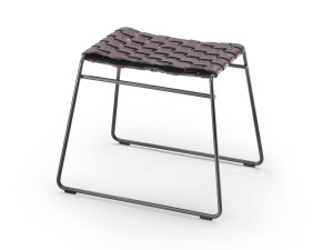 Табурет с металлическим каркасом и кожаным верхом