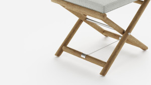 Деревянный садовый стул