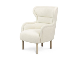 Тканевое кресло с подлокотниками