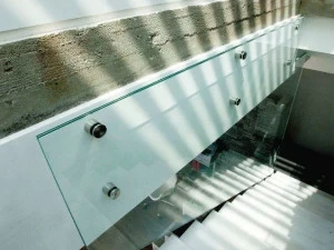 Capoferri Serramenti Комплектующие для стеклянной лестницы