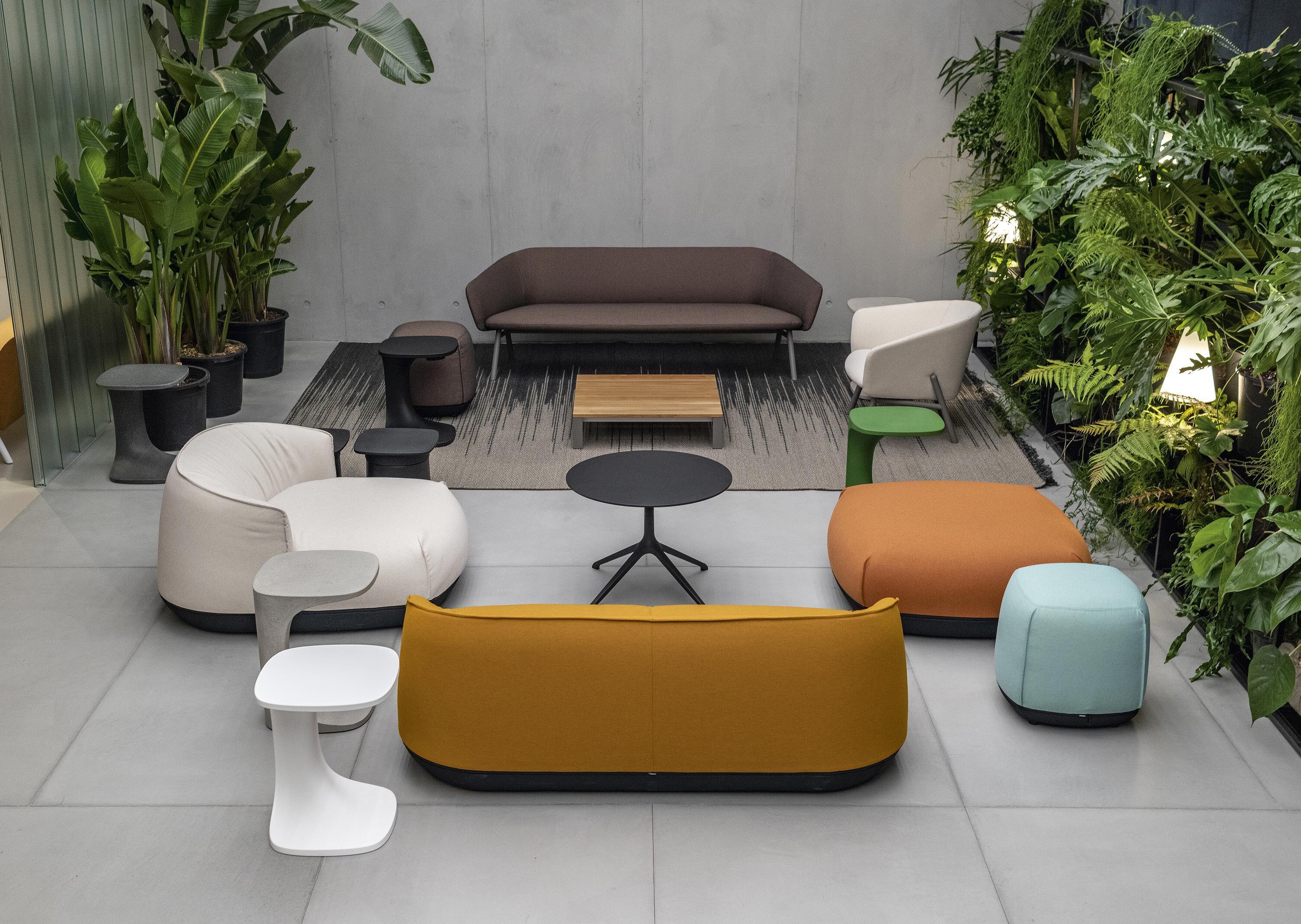 Тканевое кресло Kristalia Brioni ARCH-00001413