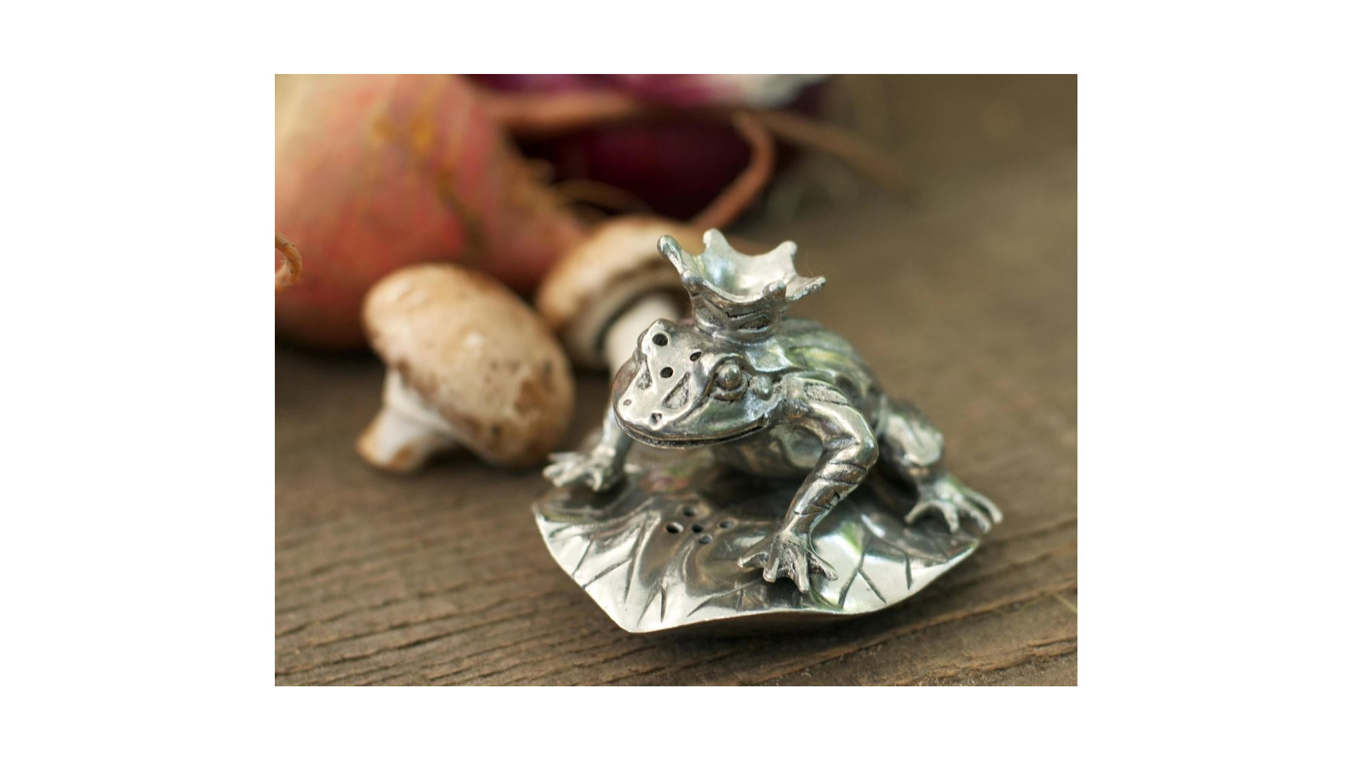 10648859 Vagabond House Набор для соли и перца Vagabond House Лягушка с листом кувшинки 7см, олово Олово  - Вид №4