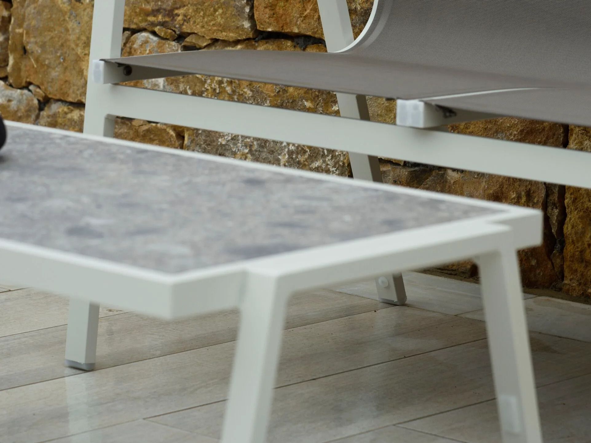 Алюминиевый прямоугольный низкий журнальный столик 10Deka ARCH-00124702 - Вид №1