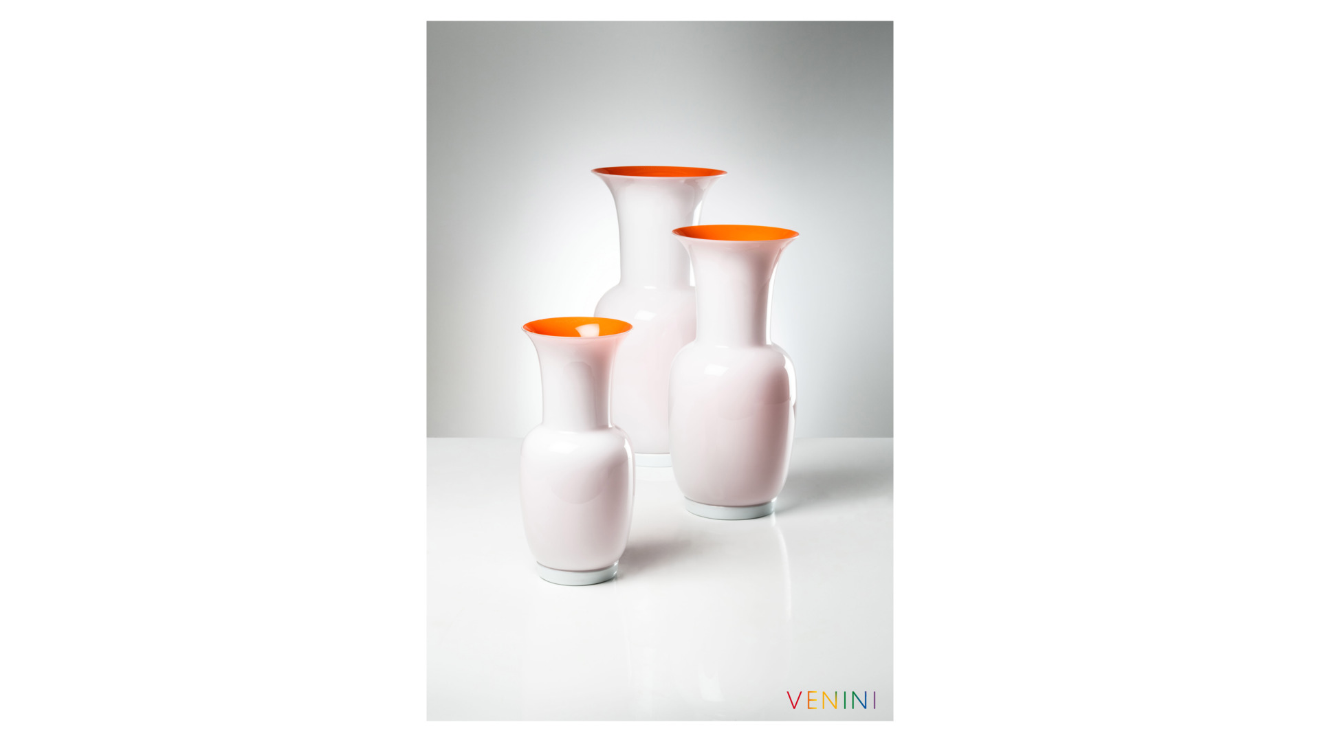 10640933 VENINI Ваза Venini "Опалино" 36х17см (белая, оранжевая) Стекло  - Вид №1