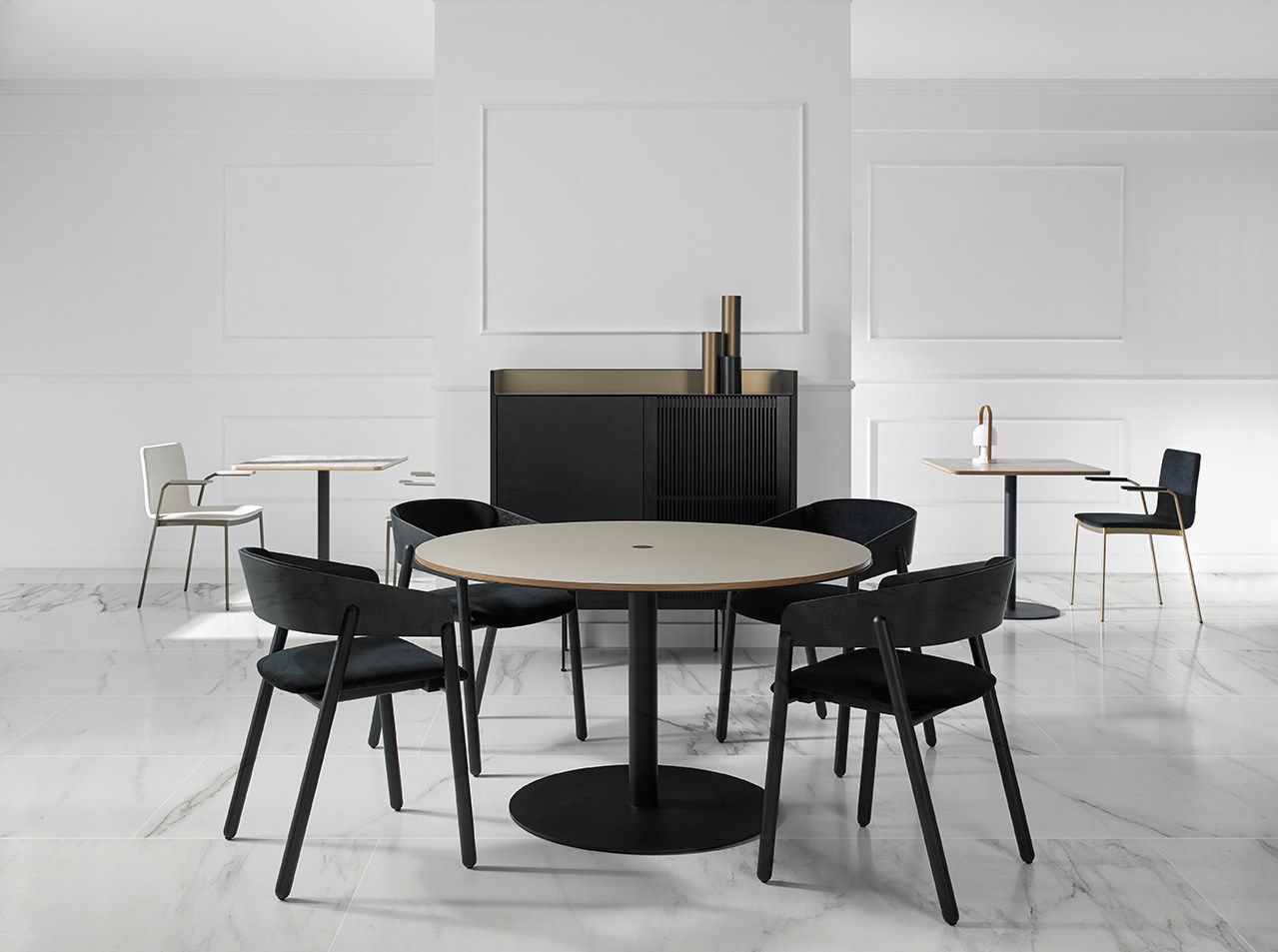 Деревянный шкаф с распашными дверцами Punt Stockholm ARCH-00065581 - Вид №7