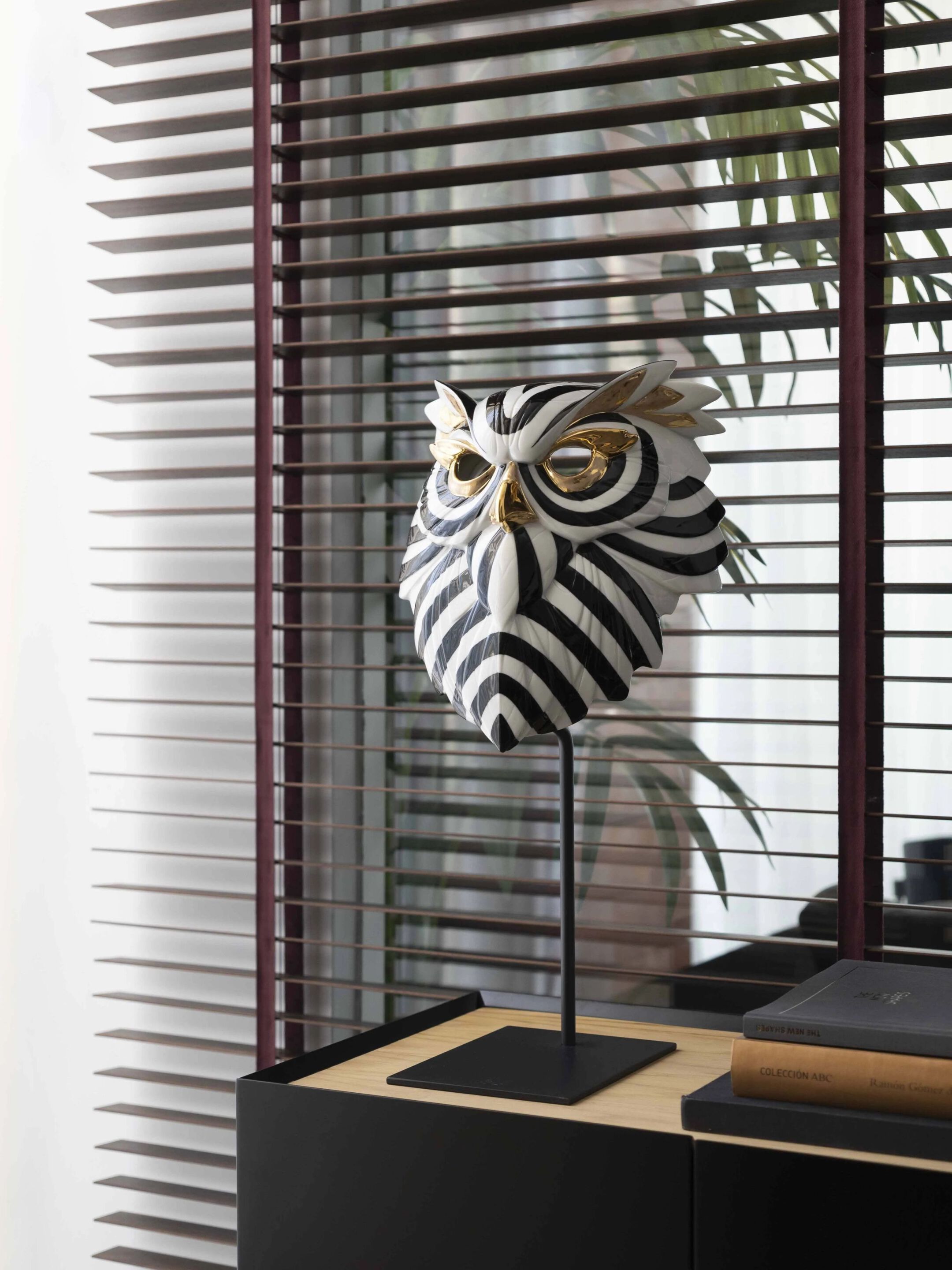 Декоративный фарфоровый настенный предмет In Stock Lladrò ARCH-00118938 - Вид №1