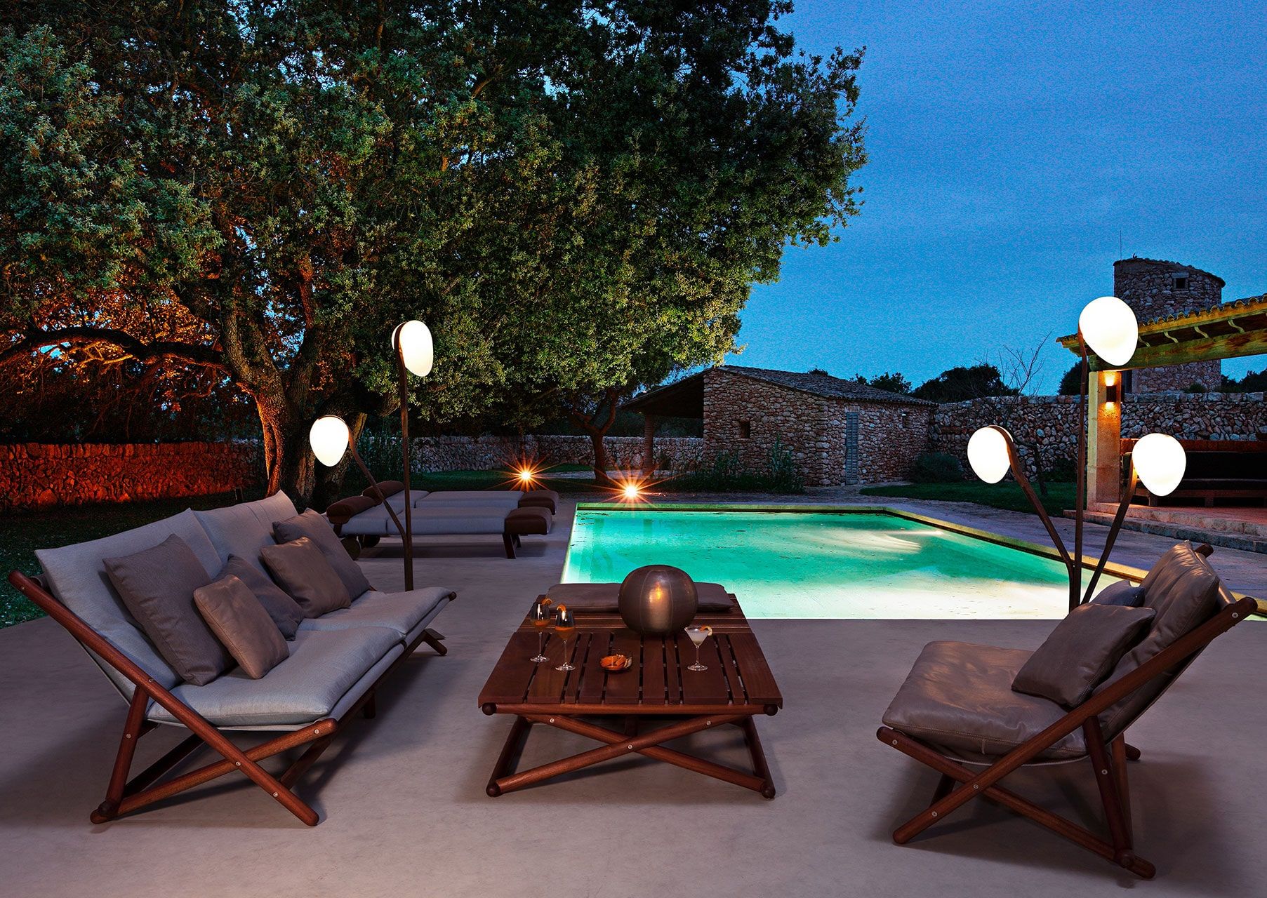 Квадратный садовый столик из красного дерева Exteta окрестности ARCH-00074502 - Вид №1