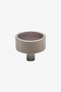 MUHW01 Ручка Muir 1 1/2 "со вставкой из металла и ореха Waterworks