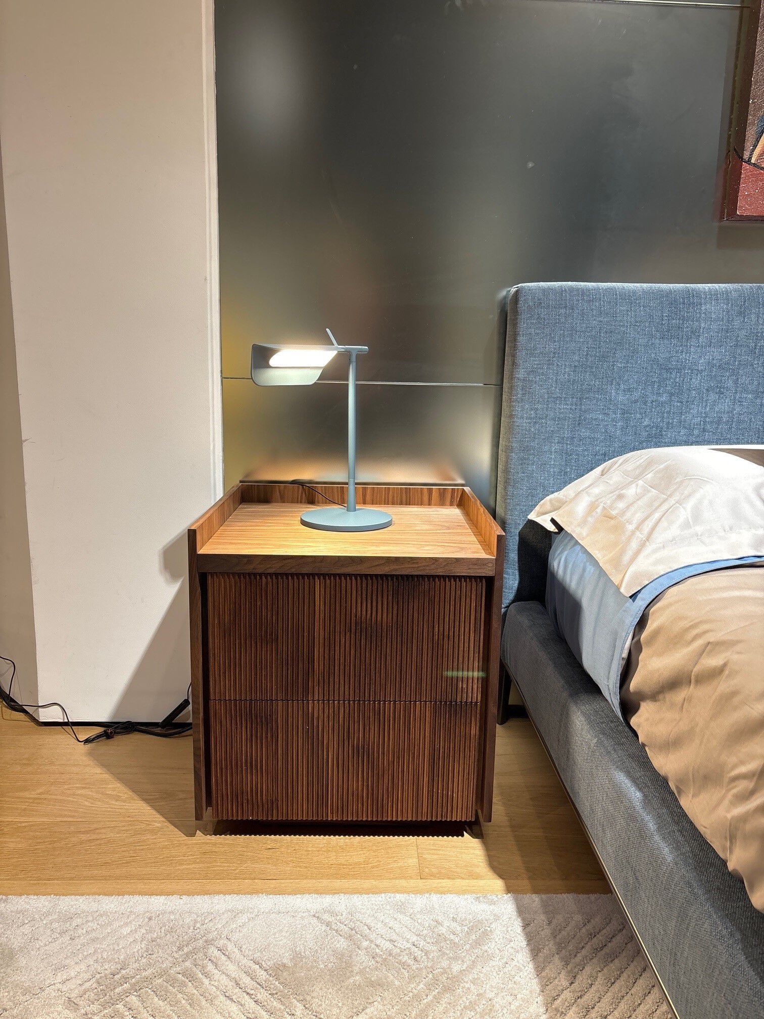 Прикроватная тумбочка из шпона с ящиками In Stock Riva1920 ARCH-00147608 - Вид №1