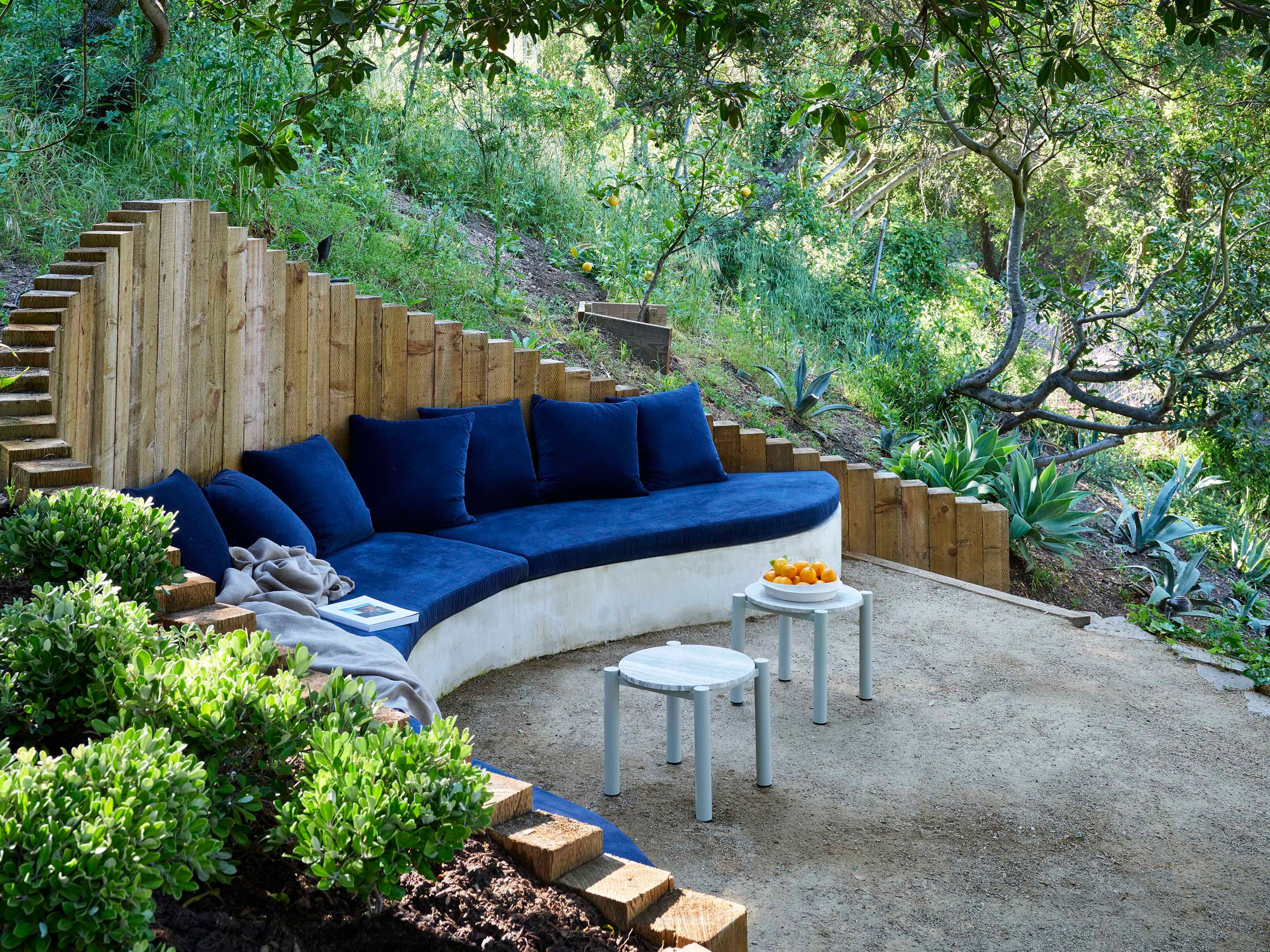 Круглый каменный журнальный столик Phase Design Fryman ARCH-00123451 - Вид №5