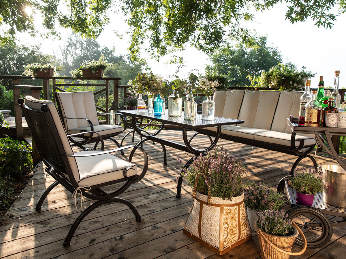 98.00.0866 Комплект для гостиной Romeo Elegance uni natural 7 предметов. - включая 2 шезлонга, 2 подушки для сиденья / спинки, простые натуральные, 1 скамейку для отдыха, 1 подушку для скамейки, простую натуральную, 1 стол для отдыха 135 × 70 Mbm