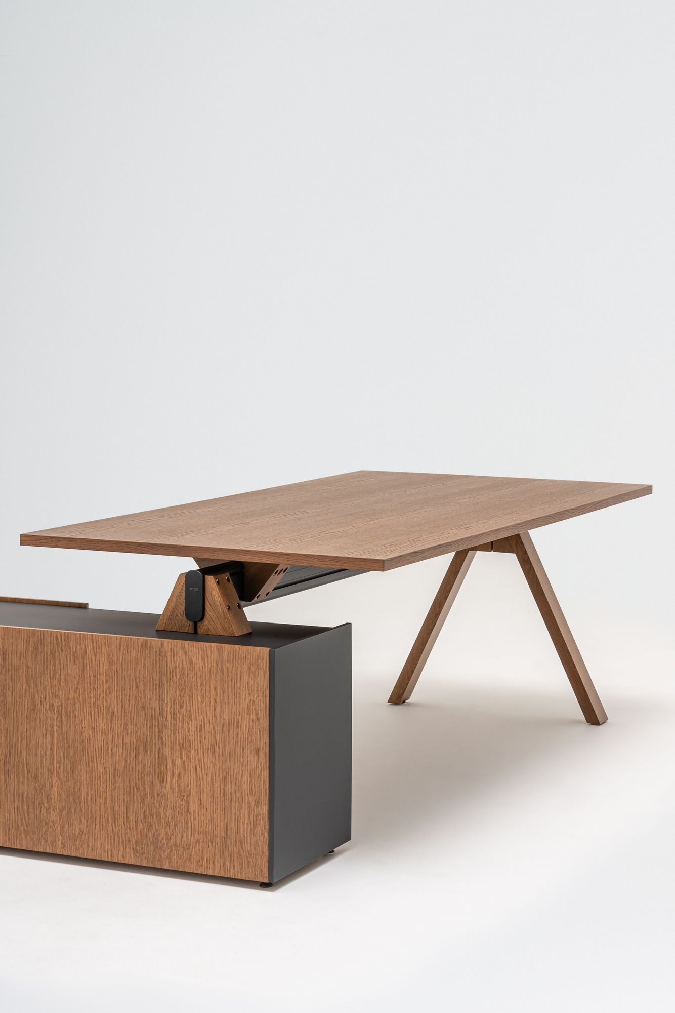 Деревянный угловой секционный стол со встроенной полкой MDD Viga ARCH-00080022 - Вид №9