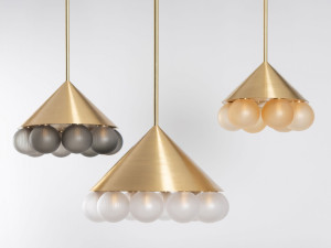 Светодиодный подвесной светильник из латуни и выдувного стекла