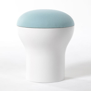 Стул из смолы