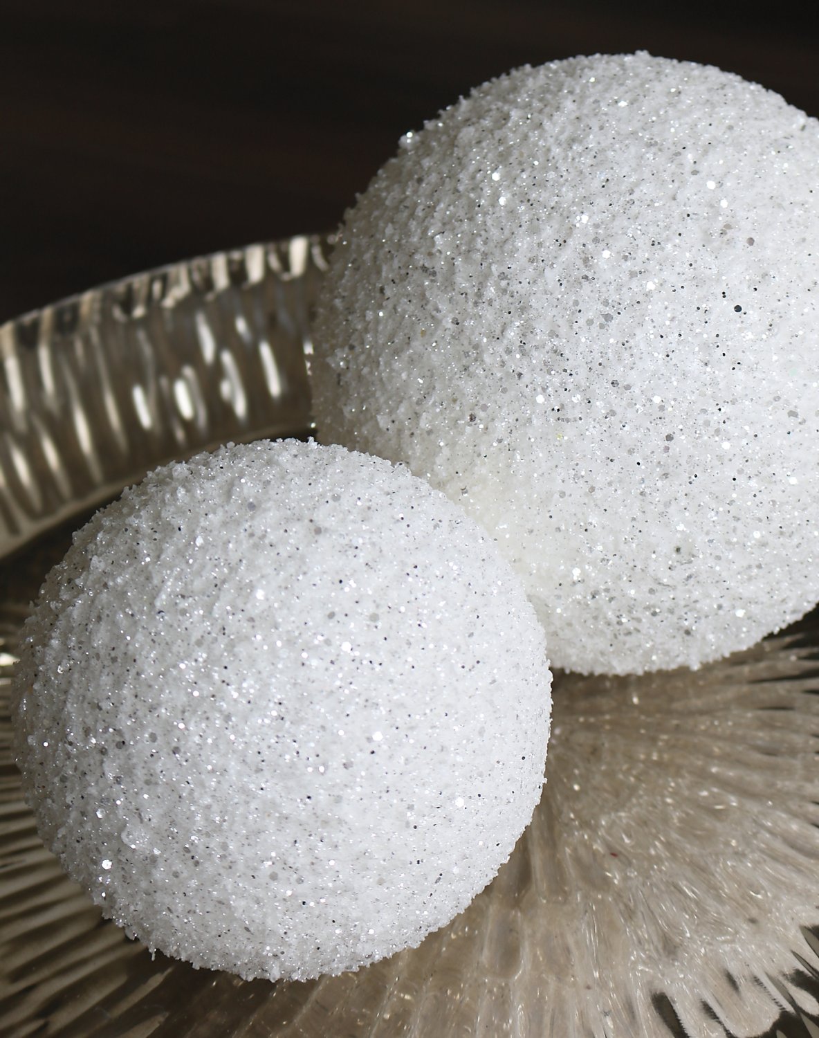 8835 796 a3 Растение-шар искусственный с глиттером, Ø 20 см, бело-серебристый H-andreas 