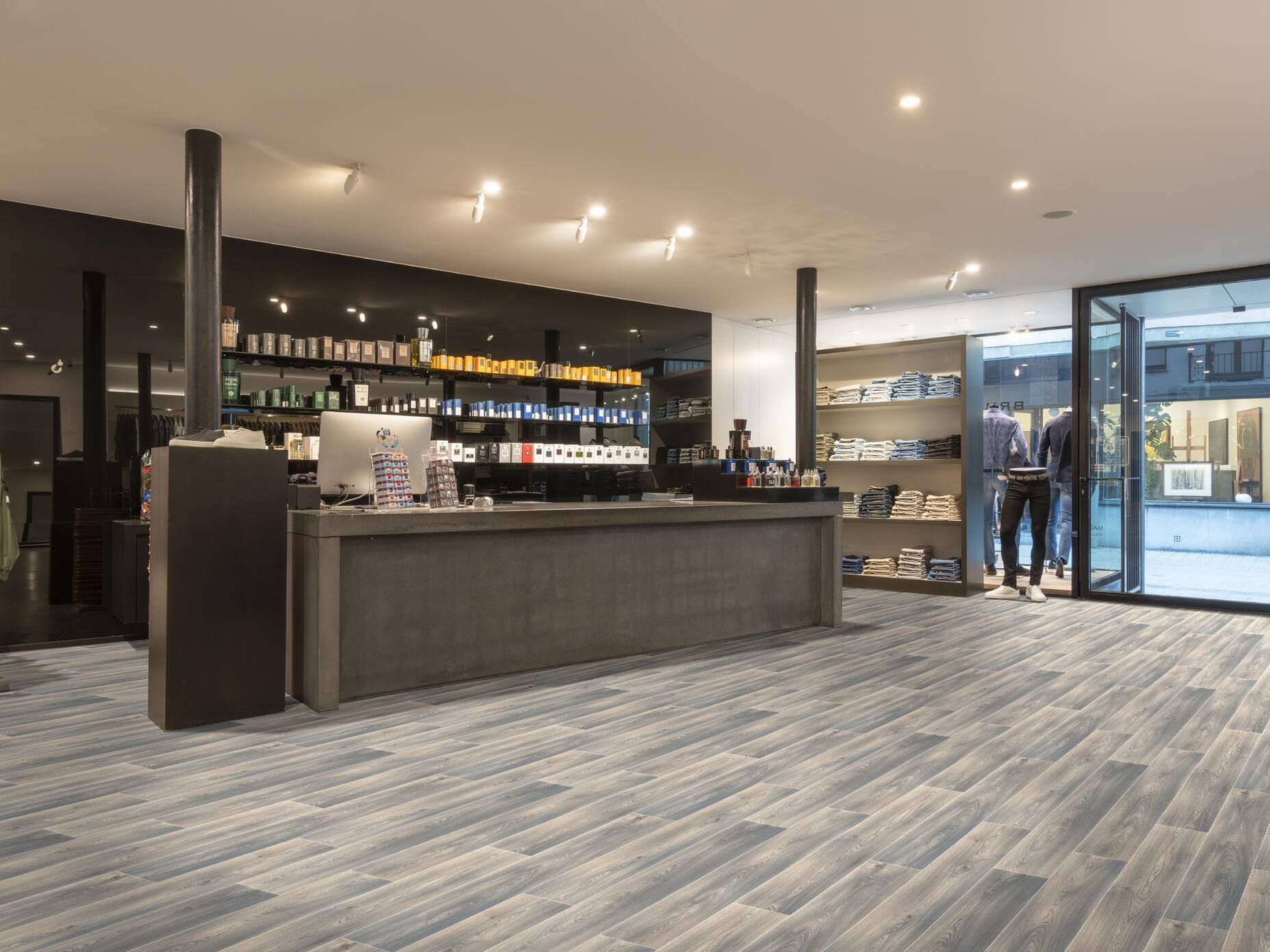 Нескользящий виниловый пол с эффектом дерева BEAUFLOR Techno-Tex ARCH-00085565