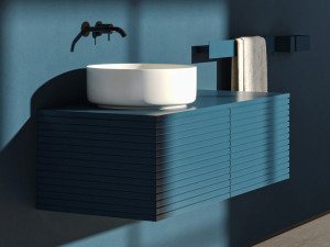 Деревянный подвесной умывальник