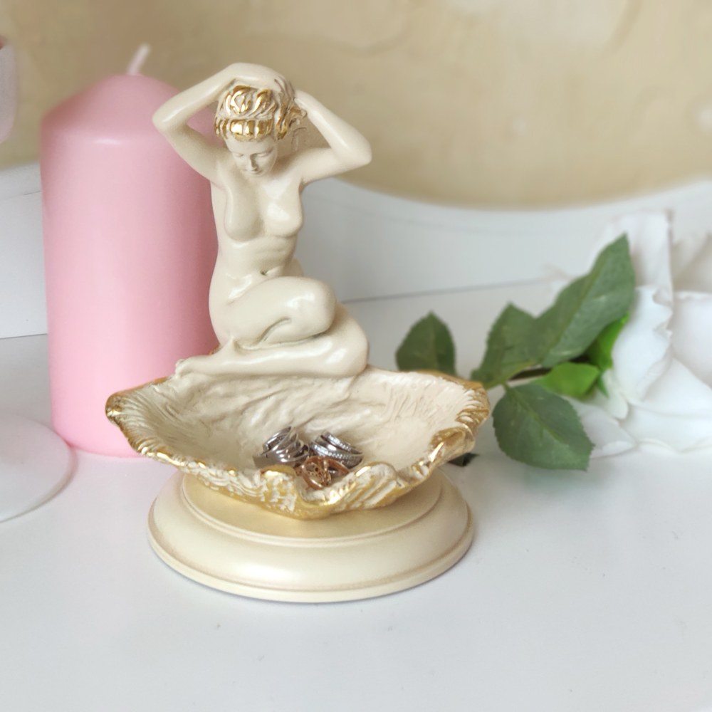 22570 Подставка для украшений Девушка на ракушке Айвори BOGACHO 4627138204658 - Вид №1