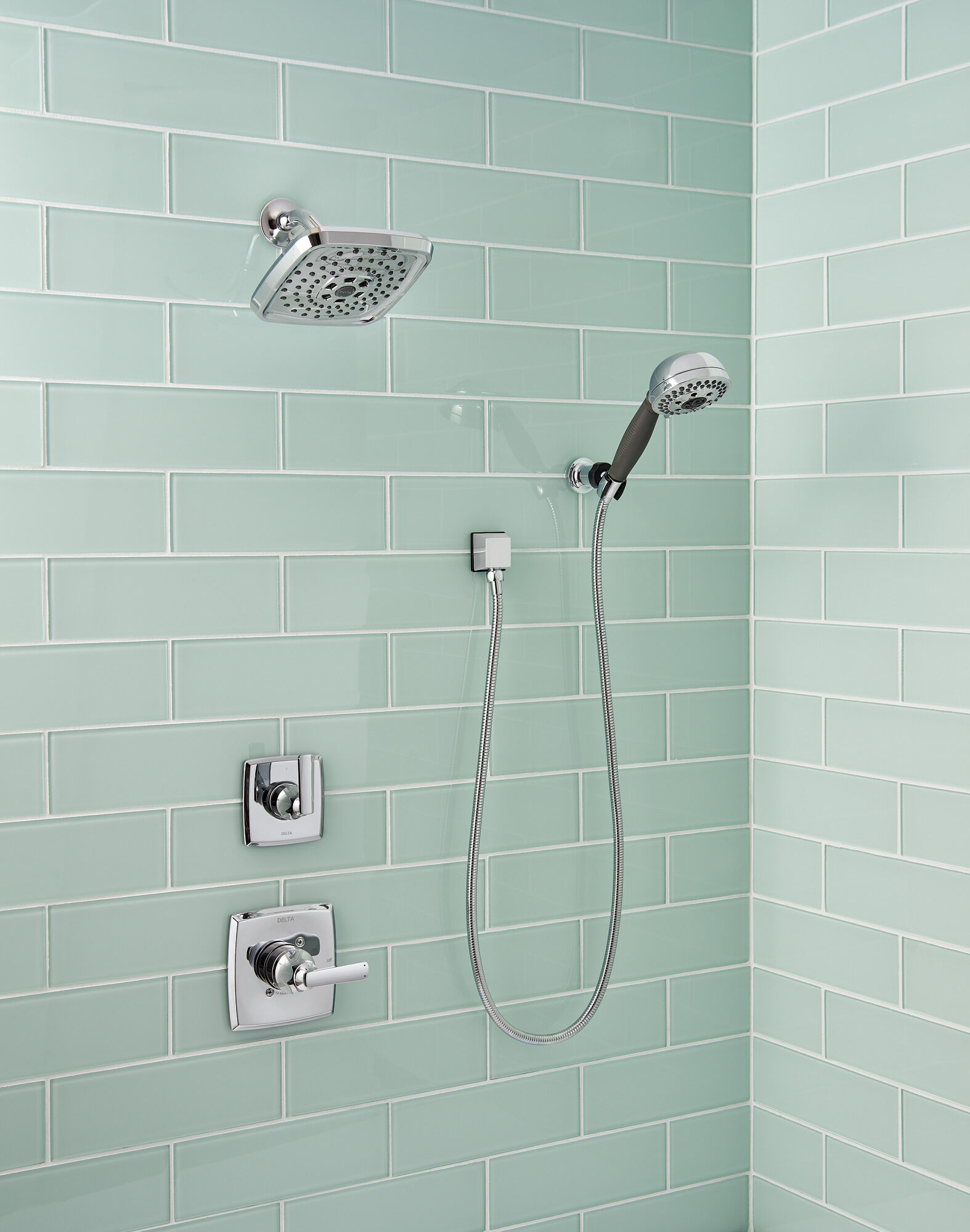 52690-RB H2Okinetic® 3-х позиционная душевая лейка Raincan Delta Faucet Universal Showering Венецианская бронза  - Вид №15