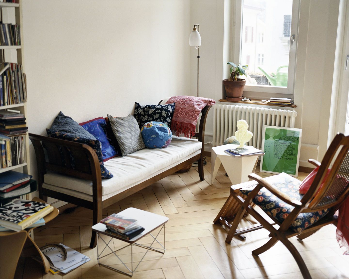 Журнальный столик с столешницей из каррарского мрамора и стальным основанием VITRA OCCASIONAL TABLE LTR ARCH-00072542 - Вид №7