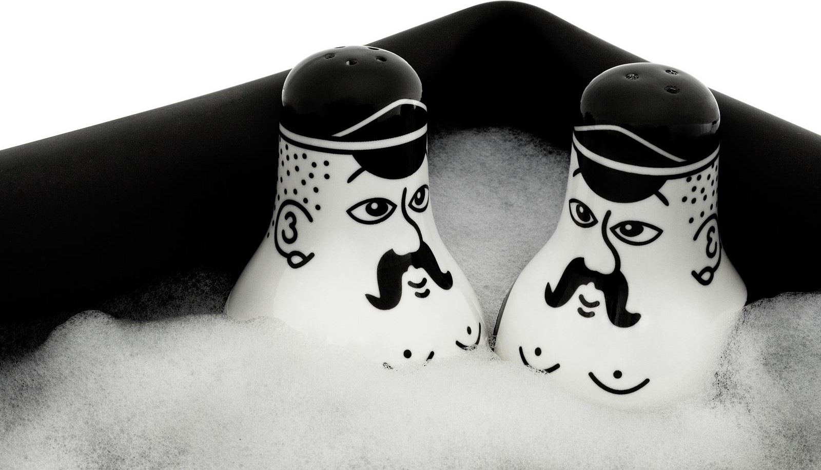 130505 Friends Набор соли и перца, черный / белый Normann Copenhagen  - Вид №3