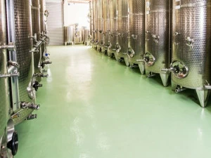 IPM Italia Эпоксидная стяжка большой толщины для промышленных полов