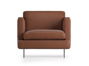 Кожаное кресло с подлокотниками