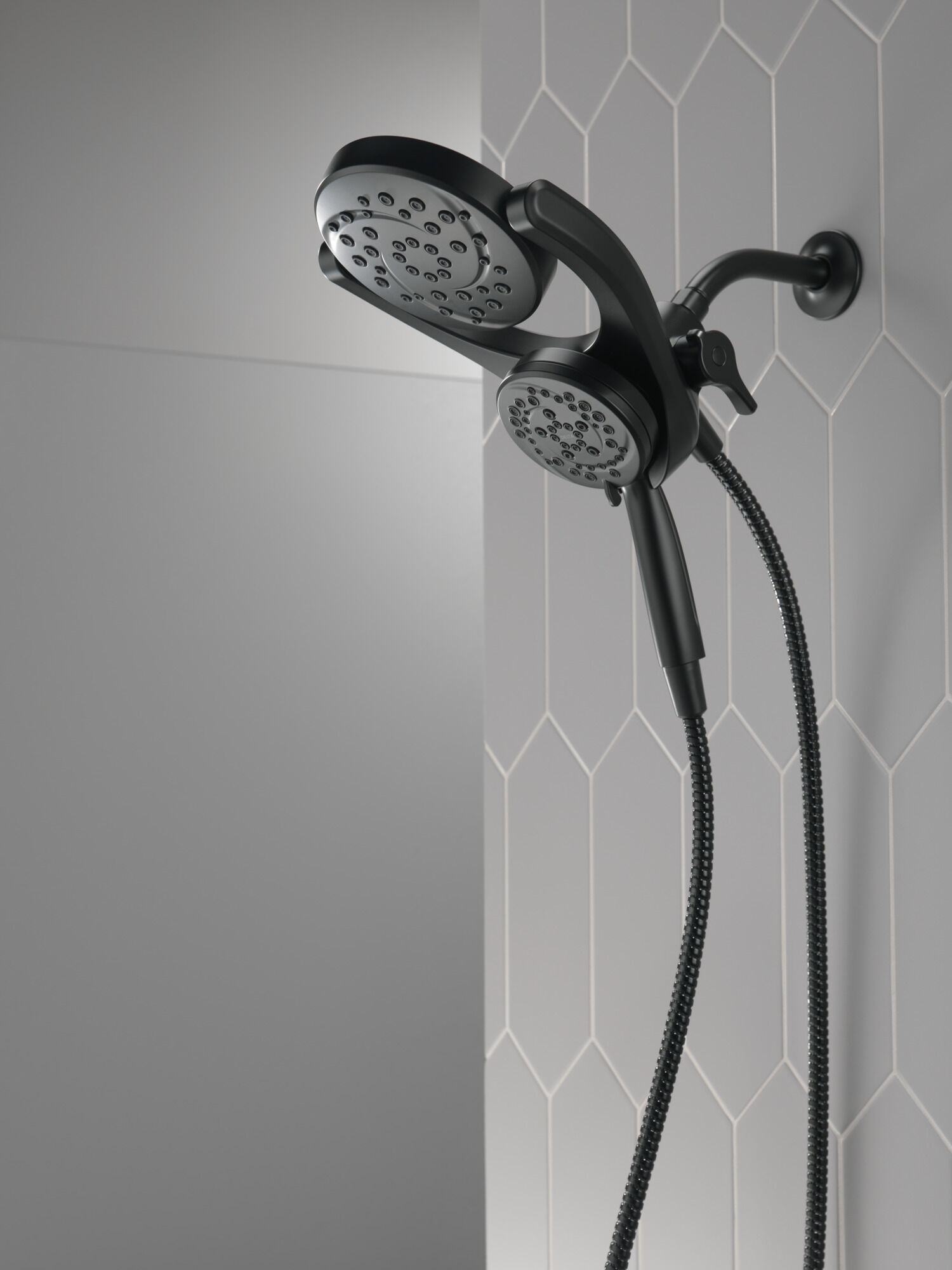 75699BL HydroRain® 4-настройка душевая лейка два в одном Delta Faucet DELTA Матовый черный - Вид №18