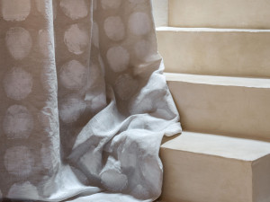 Льняная ткань в горошек