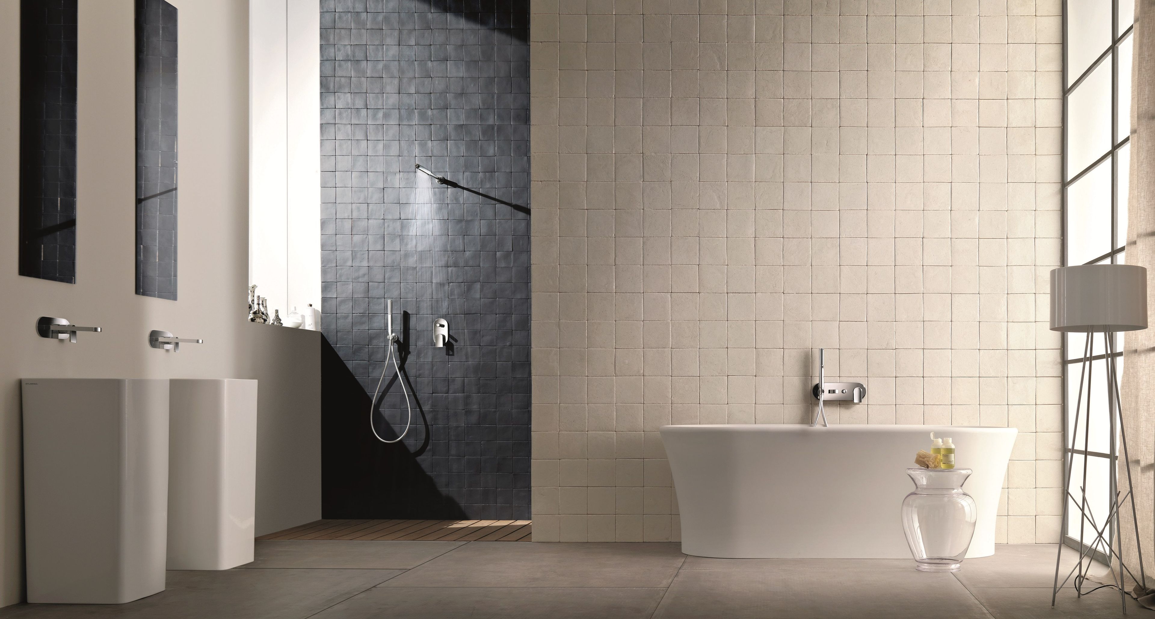 Настенный смеситель для ванны с ручным душем Fantini Rubinetti море ARCH-00128535 - Вид №2