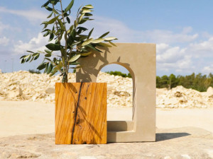 Безделушка / скульптура из камня Лечче и оливкового дерева