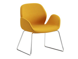 Тканевый стул с подлокотниками