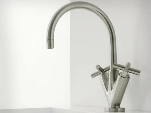 ZAZZERI Смеситель для раковины на одно отверстие с отдельными розетками Da-da