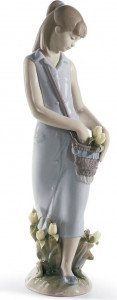 10669148 LLADRO Фигурка Lladro "Сад тюльпанов" 23x7см Фарфор