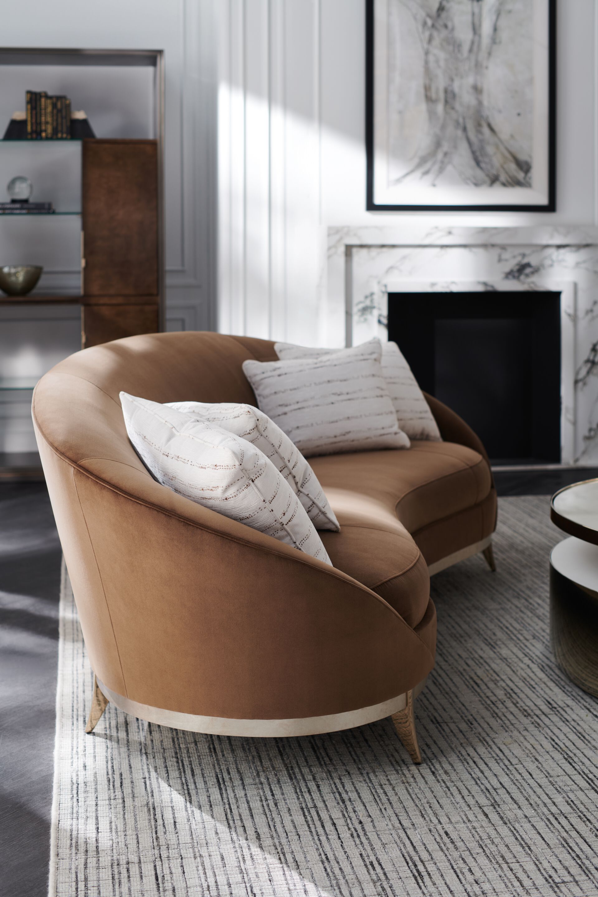 3-местный бархатный изогнутый диван Caracole MAIN EVENT ARCH-00033341 - Вид №2