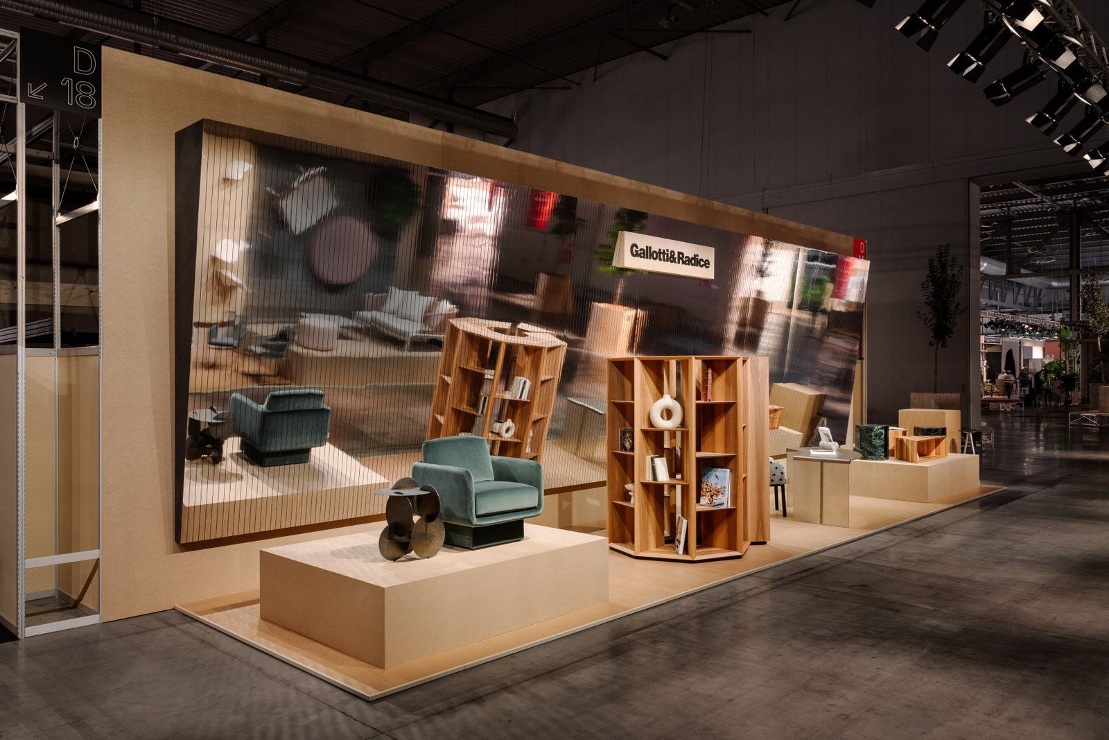 Книжный шкаф из грецкого ореха Gallotti&Radice Prism ARCH-00133969 - Вид №6